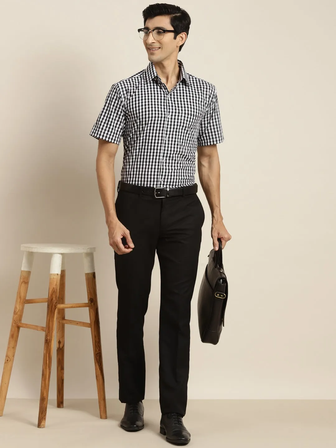 Men Black & White Gingham Checked Short Sleeve Pure Cotton Slim Fit Formal Shirt