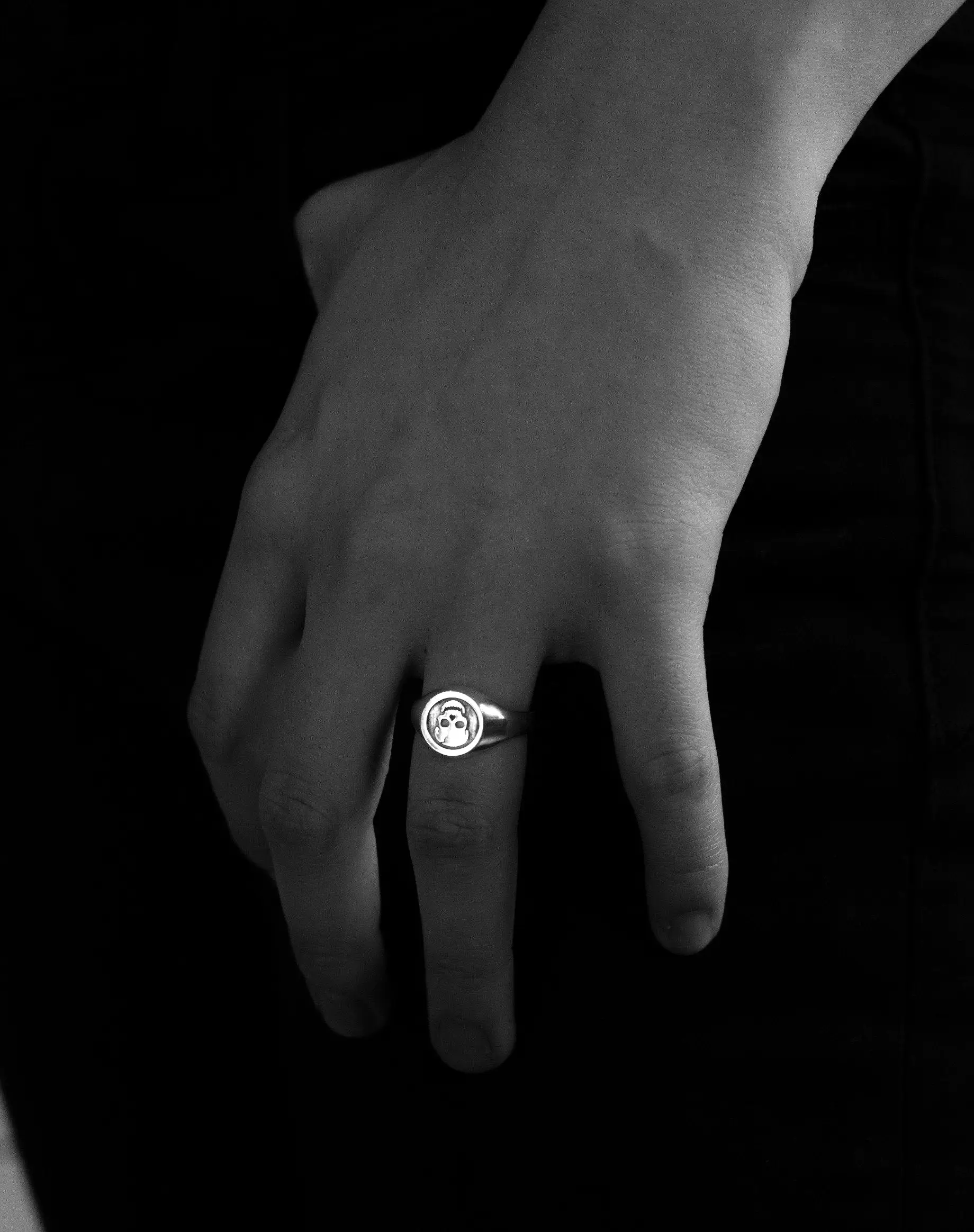 Skull Signet Ring in Sterling Silver