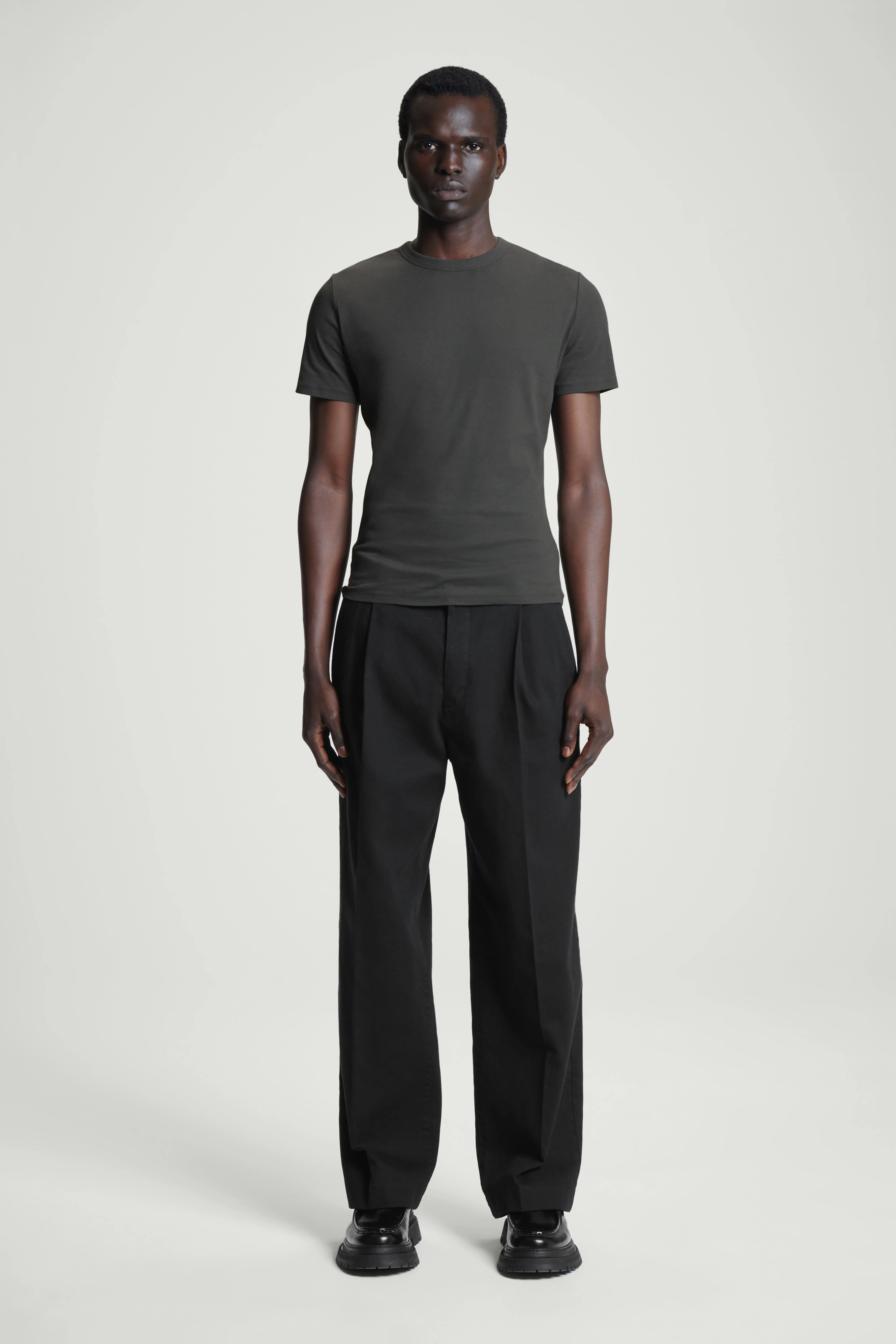 SLIM COTTON-CREPE T-SHIRT - Round neck - Short sleeve - DARK GREY - Men | H&M GB