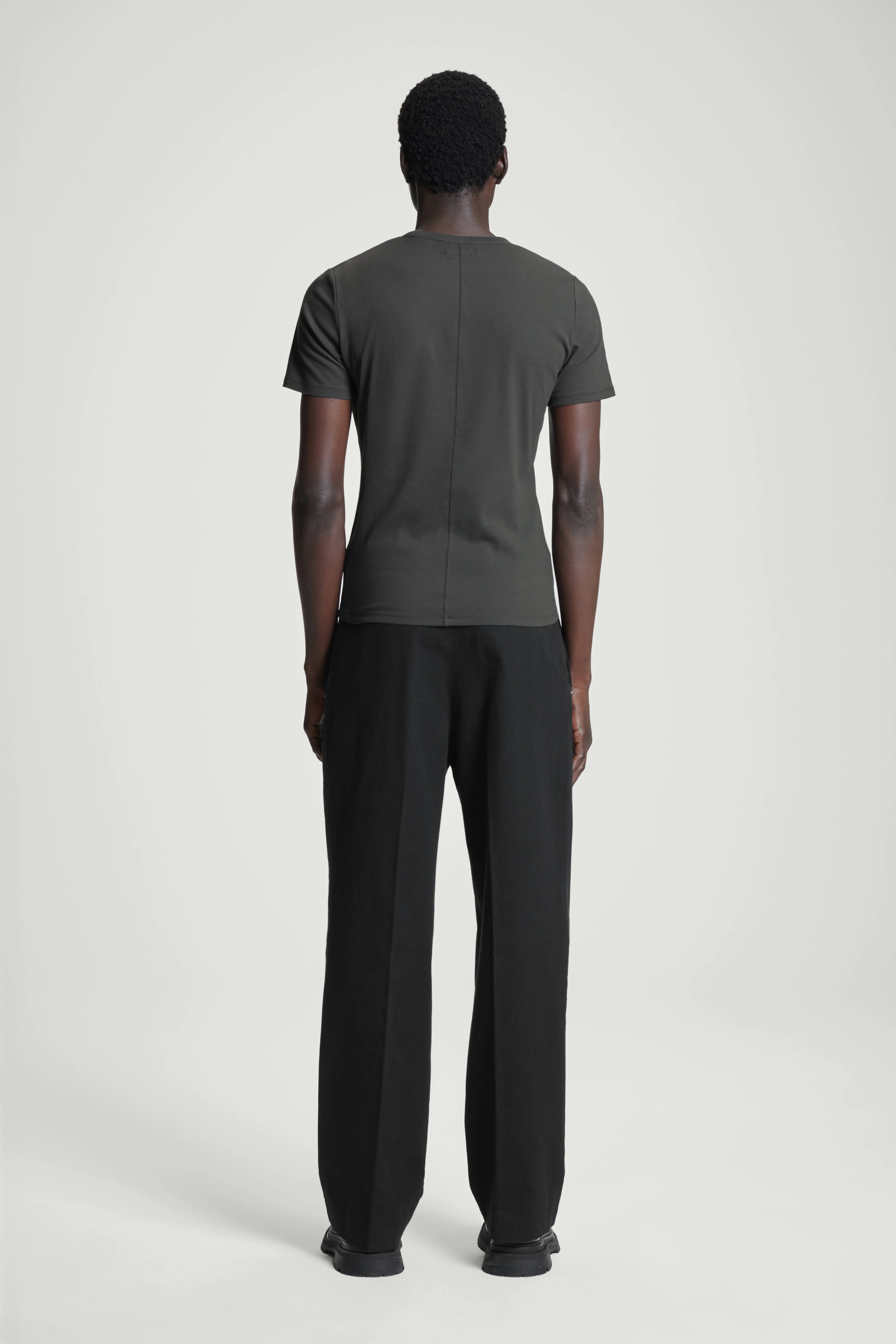 SLIM COTTON-CREPE T-SHIRT - Round neck - Short sleeve - DARK GREY - Men | H&M GB