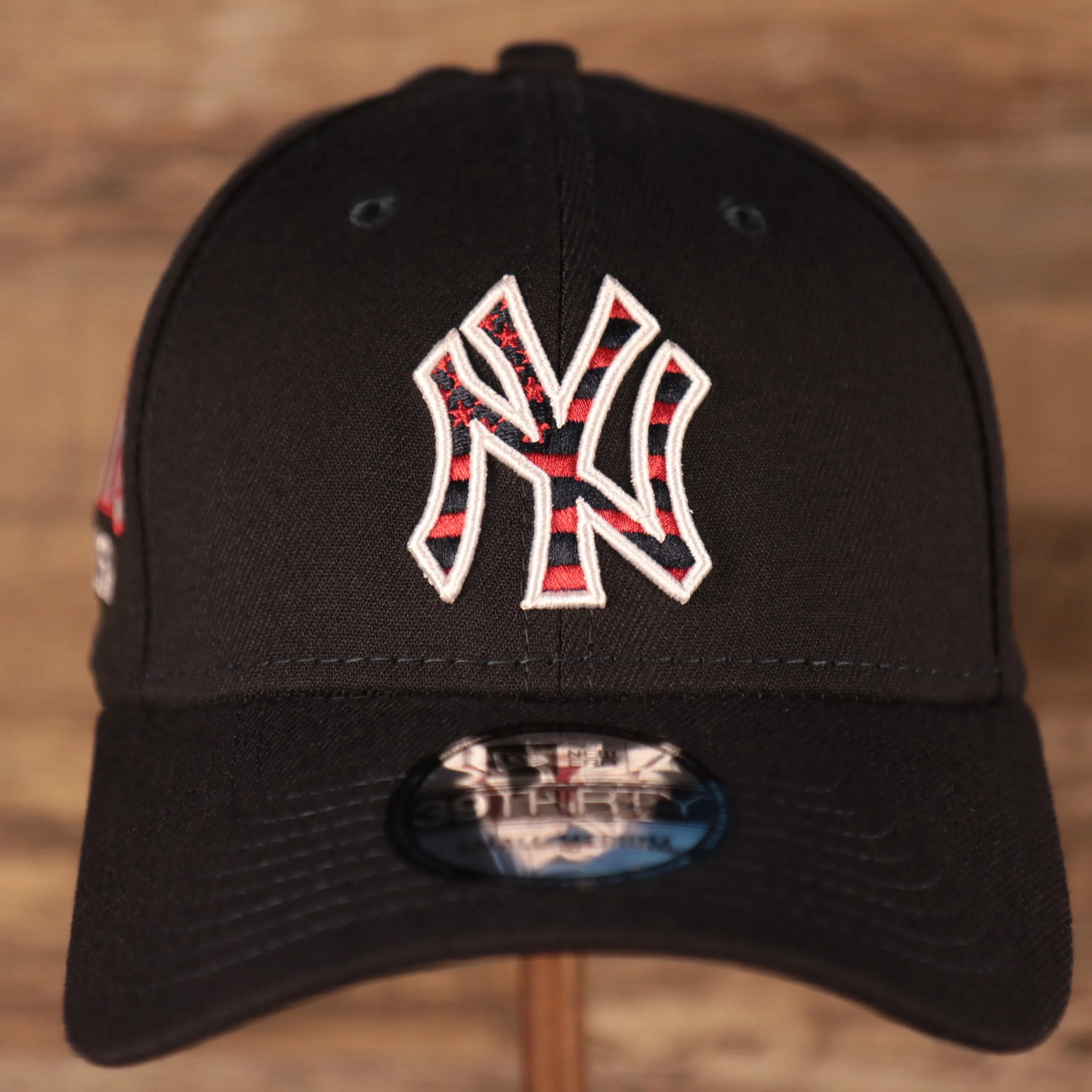 Yankees MLB 2021 Fourth of July 3930 Flexfit Hat | Yankees 39Thirty On Field Navy Flexfit Cap